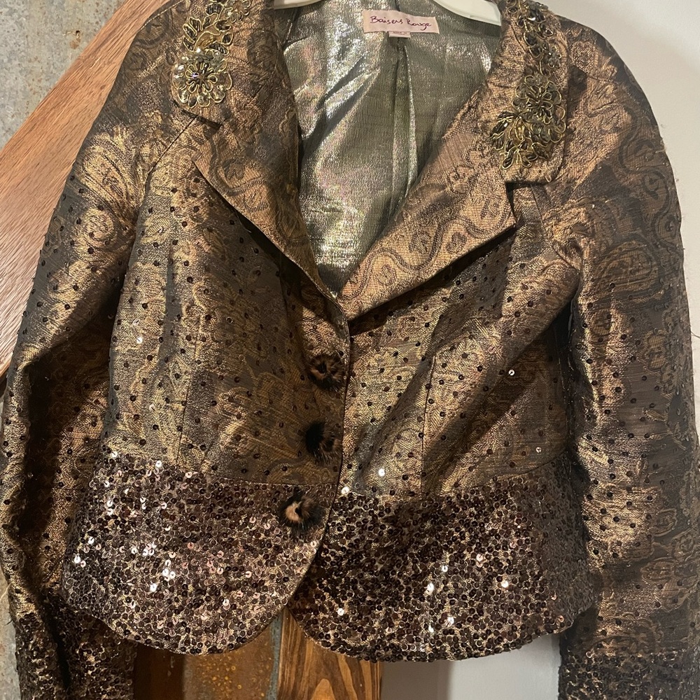 Formal wedding guest cropped jacket!
